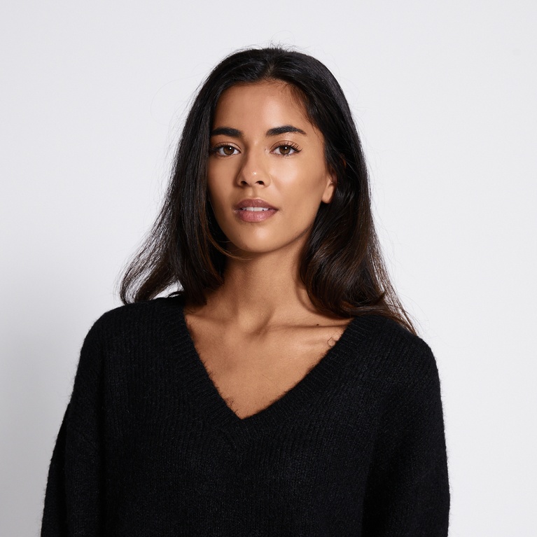 V-neck knit sweater "Eina" Black